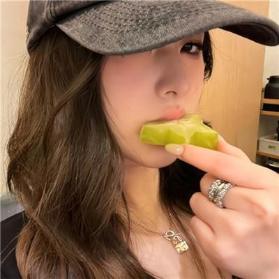 艳秘书 封面